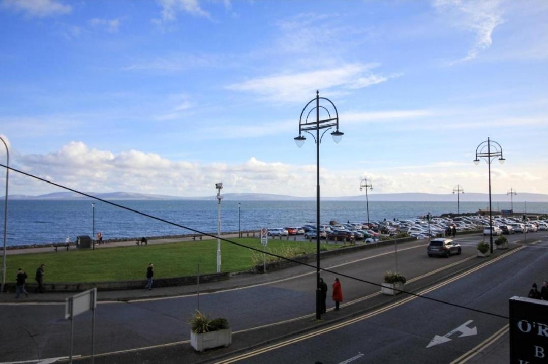 Апартаменти Seaside Views Голвей Номер фото